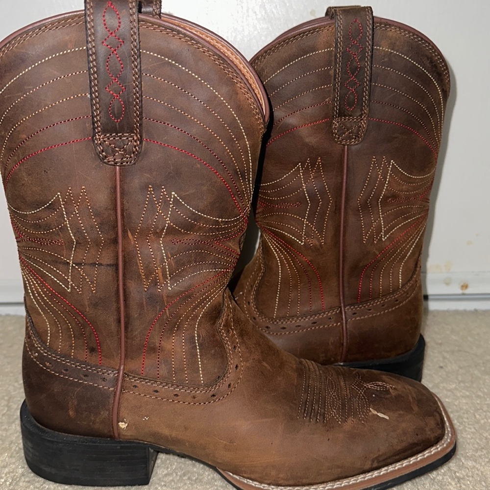 Ariat Boots- Size 7.5 in Men’s. Color- medium/dark brown